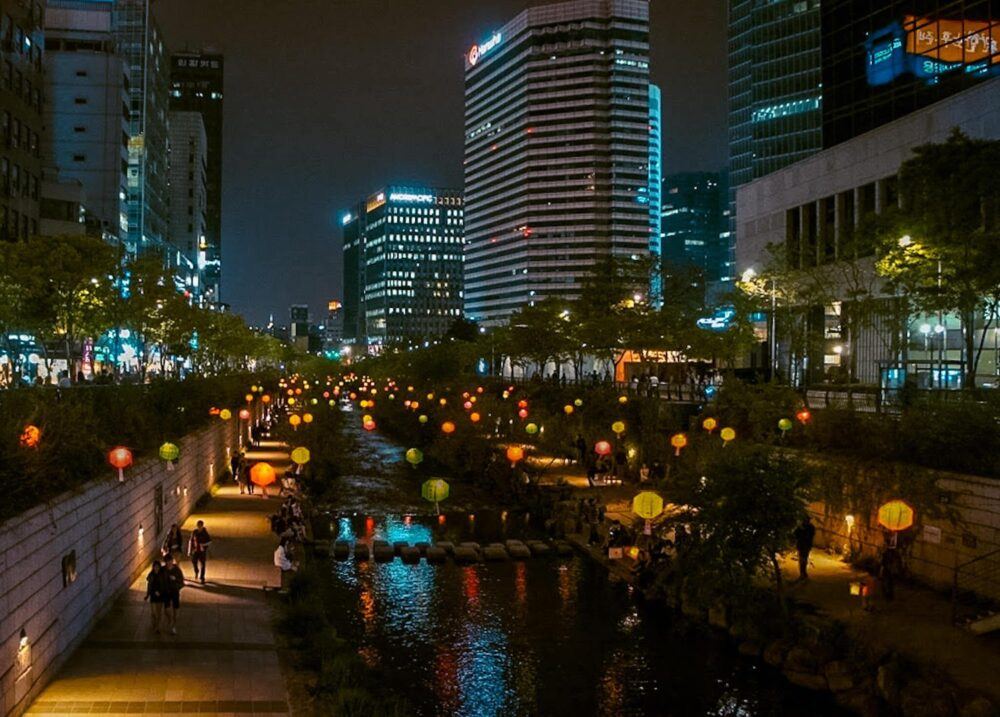 청계천 야경과 lanterns