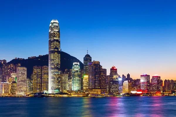 維港夜景 IFC 與水面倒影